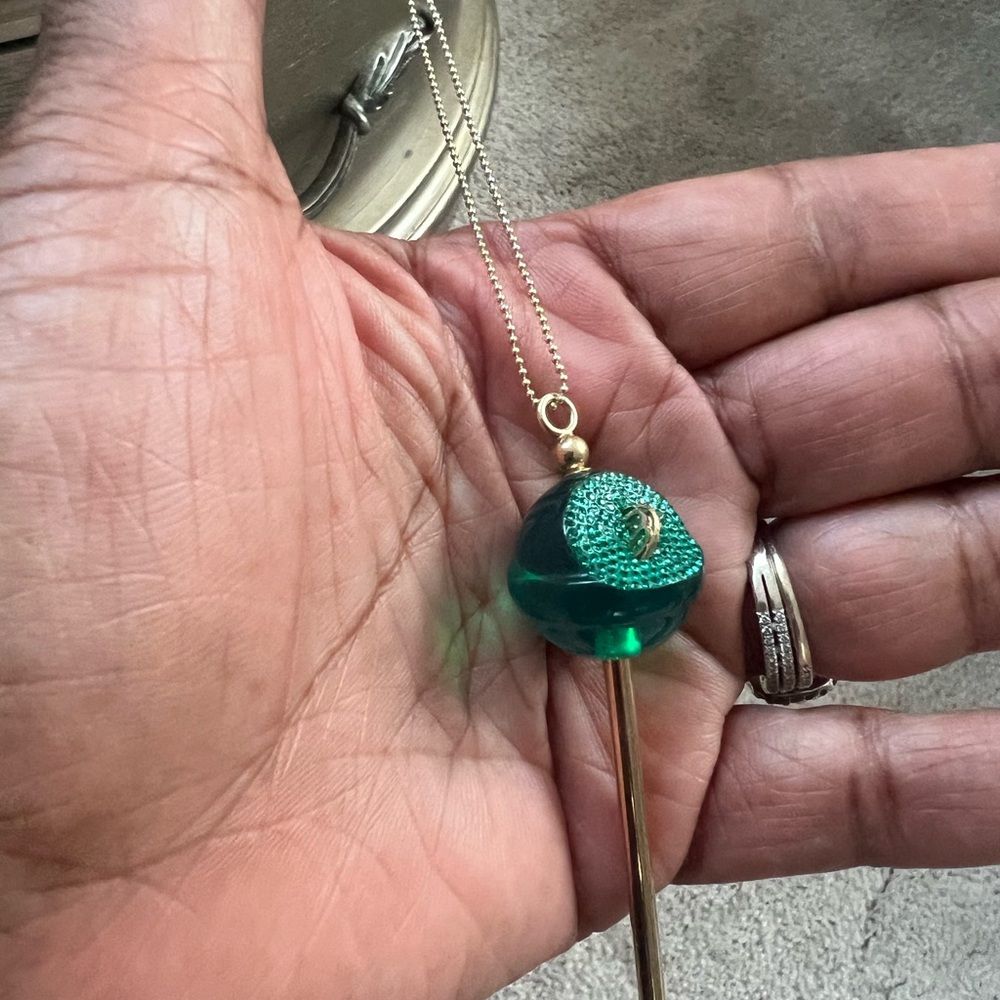 Elegant Green and Gold Necklace